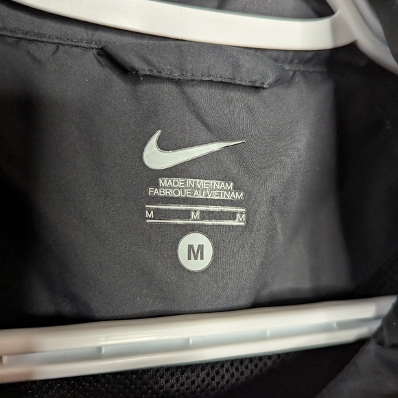 Nike Livestrong windbreaker - Picture 4 of 4